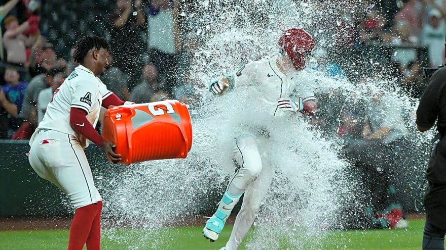 Diamondbacks’ Corbin Carroll walks off Marlins with 2-run homer