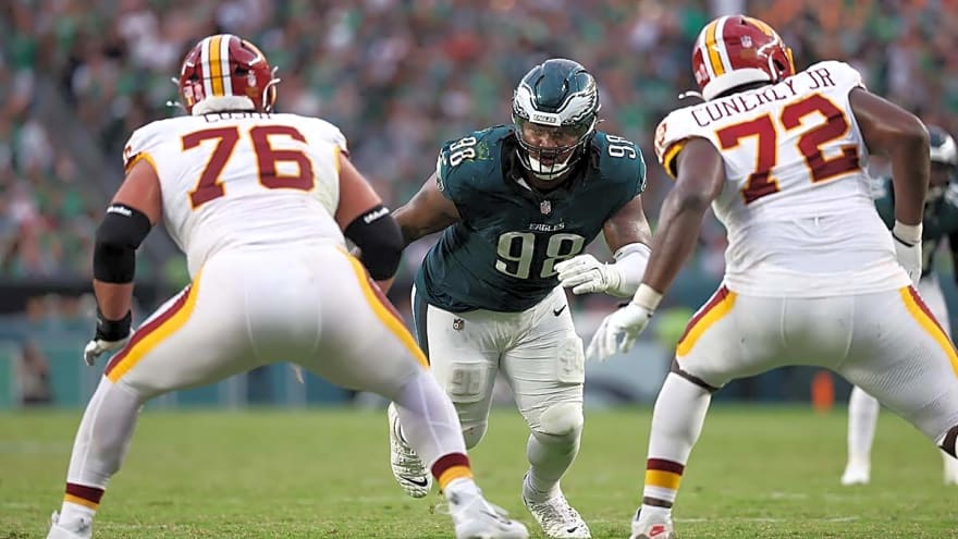 Jalen Carter suffered hairline fracture in wrist in Eagles Game 1 vs. Commanders