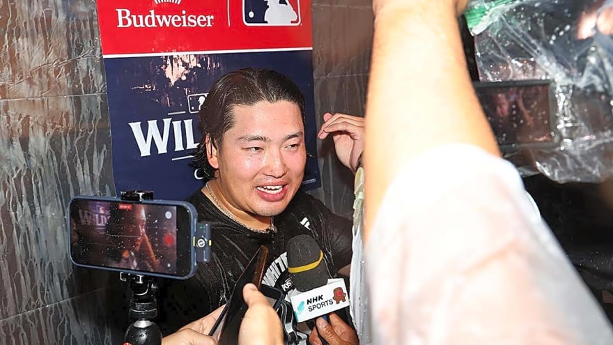 White Sox’s Munetaka Murakami gets absolutely lit during postgame celebration: ‘I am drunk!’
