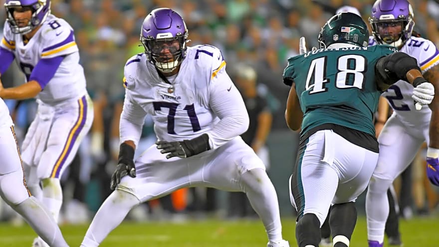 Vikings’ Christian Darrisaw receives worrisome injury update after Week 4 Dolphins game