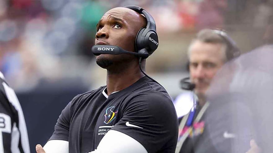 Texans’ DeMeco Ryans biting the bullet for dreadful offensive game vs. Seahawks