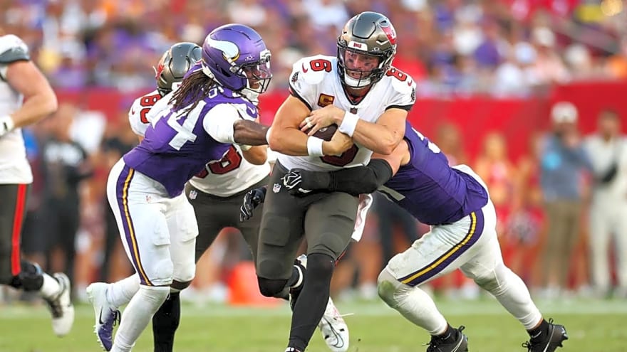 Vikings' Josh Metellus, Dallas Turner fined for fouls during Tampa Bay game