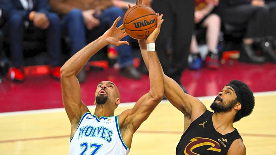 Just 5 games in, Wolves' frustration with Rudy Gobert is already simmering