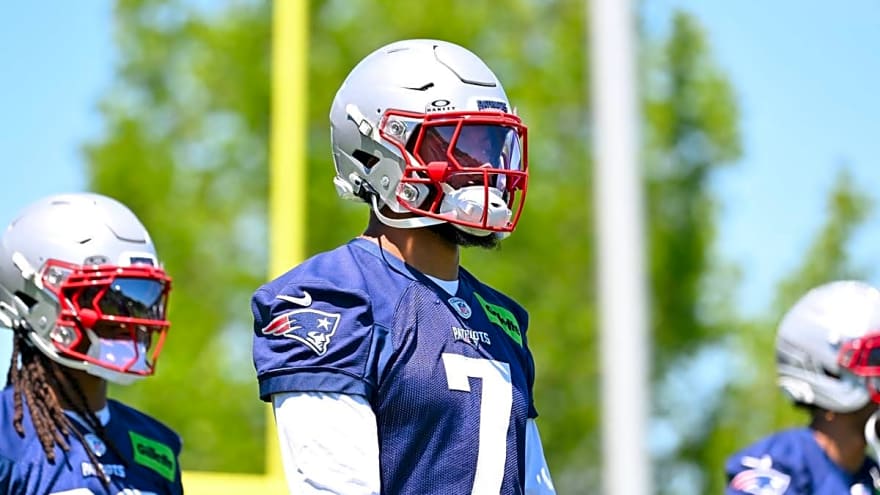 Patriots Have Major Secondary Question Before Facing Aaron Rodgers