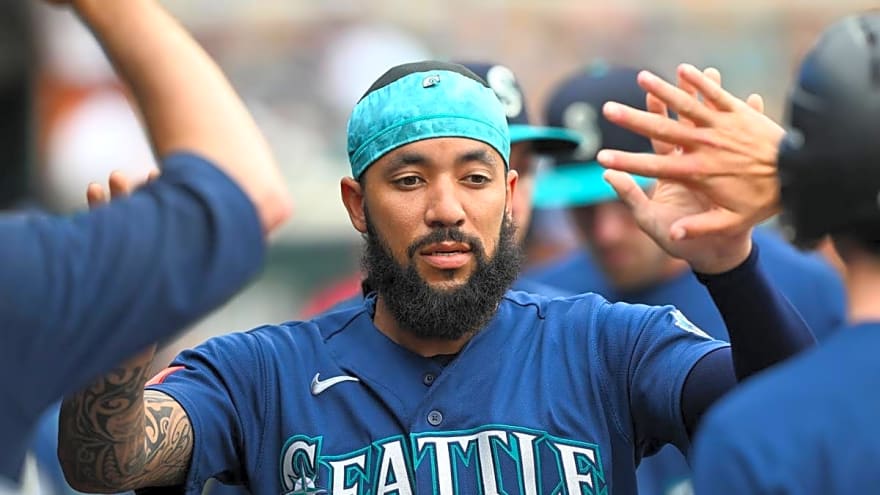 Mariners Infielder Exits Game After Being Hit By Pitch