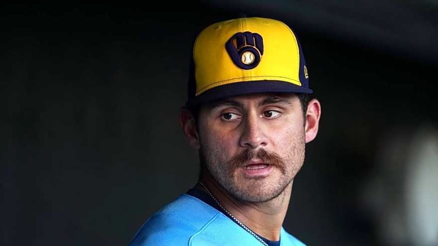 Joey Ortiz MRI results come back all good per Pat Murphy; Brewers infielder has abdominal swelling and bruised knee but outlook is positive for postseason