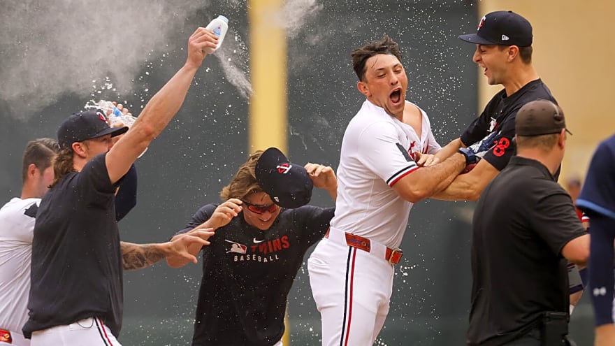 Twins go viral after successful walk-off bunt