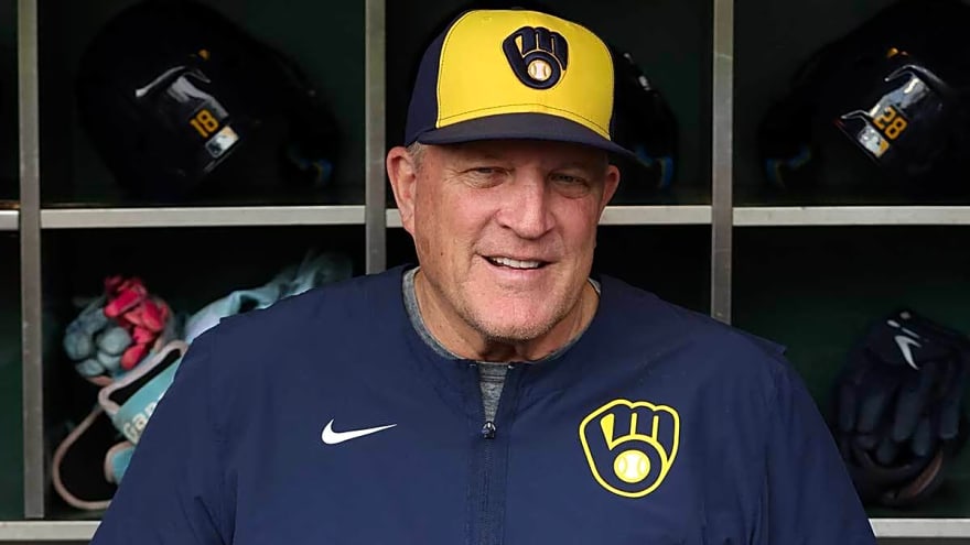 Brewers’ Pat Murphy pays tribute to Bob Uecker before wild NLCS celebration