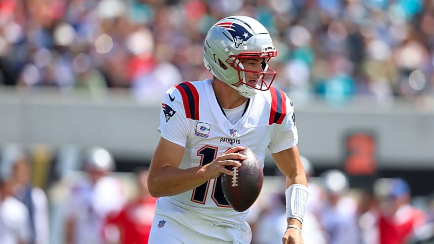 Patriots’ Drake Maye catches wild strays after Case Keenum’s big MNF start