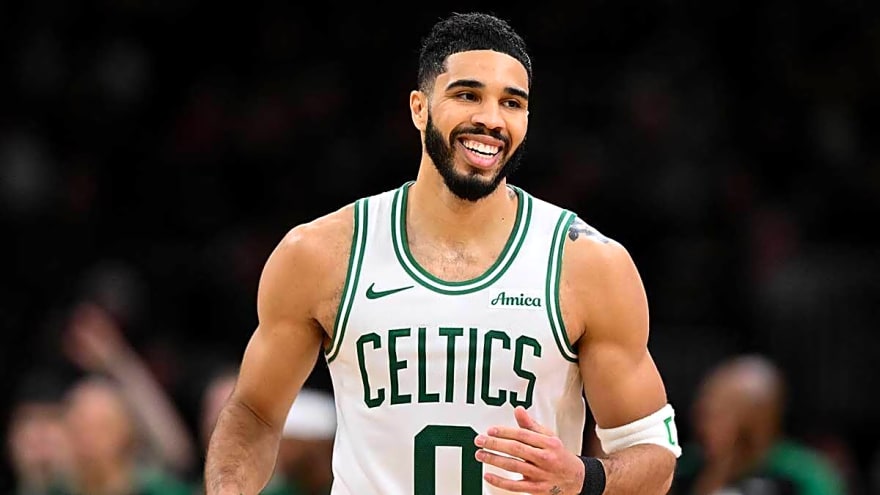Celtics’ Jayson Tatum can’t stop laughing as Morris twins roast 76ers