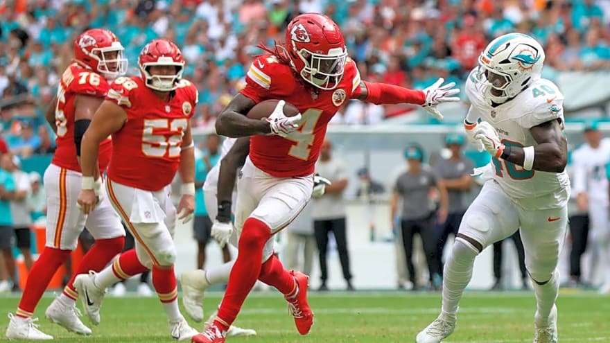 3 Winners and 2 Losers from Chiefs' Road Win over Dolphins