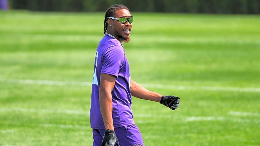 Vikings’ Justin Jefferson gives strong Max Brosmer endorsement amid JJ McCarthy injury