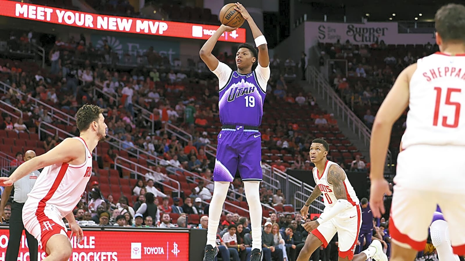 Watch Ace Bailey score his first preseason bucket for Jazz