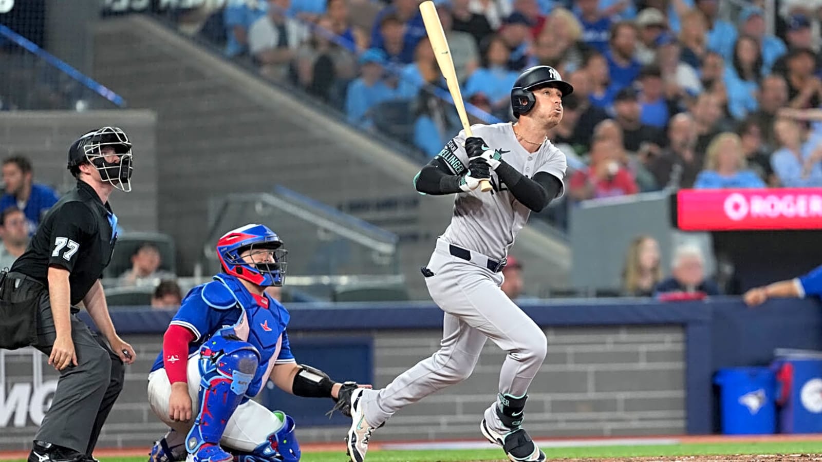 Should Yankees pursue Cody Bellinger contract extension?