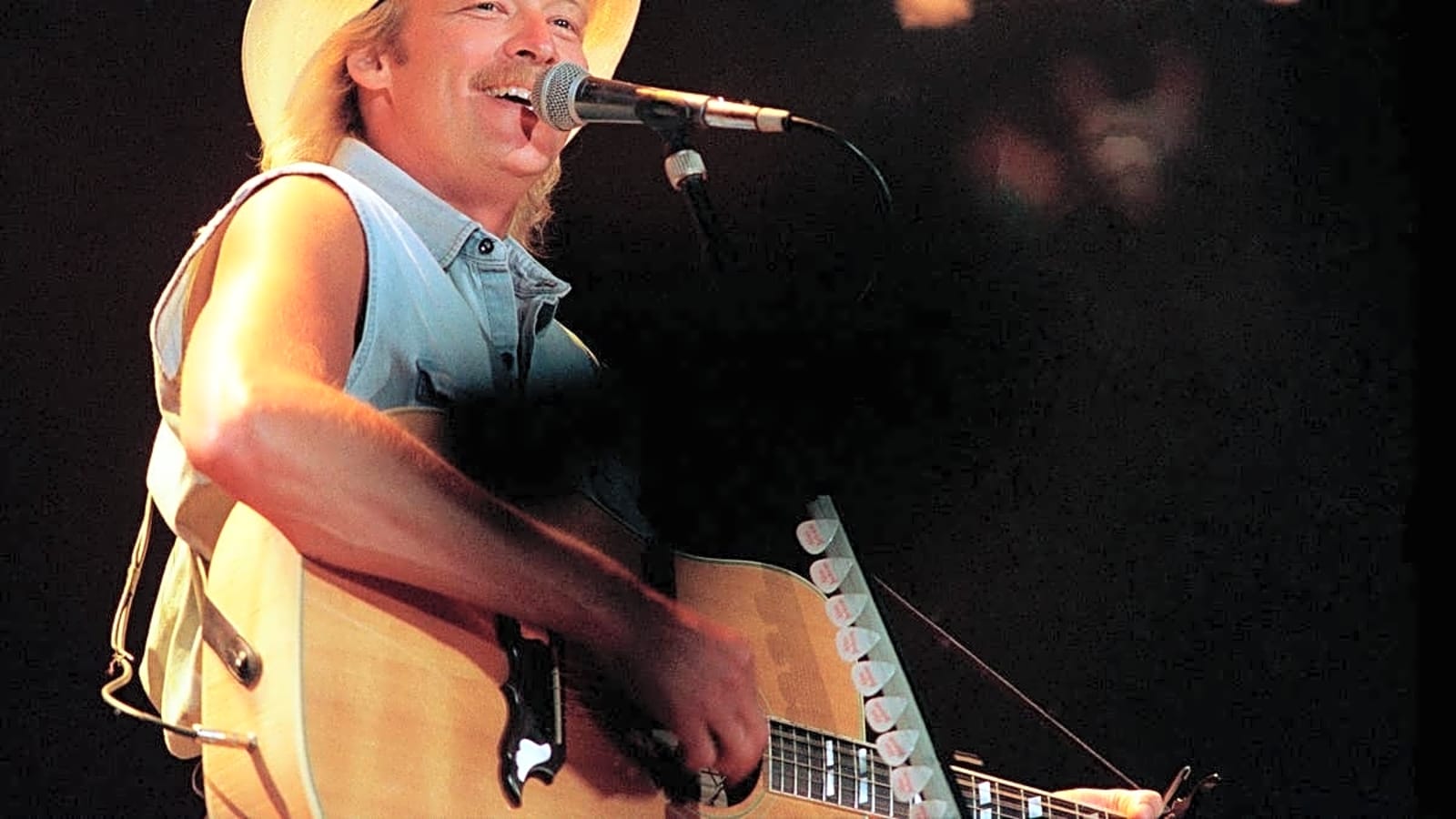Alan Jackson's 'Chattahoochee' Named the 'Song With the Most Iconic Intro' In Country Music