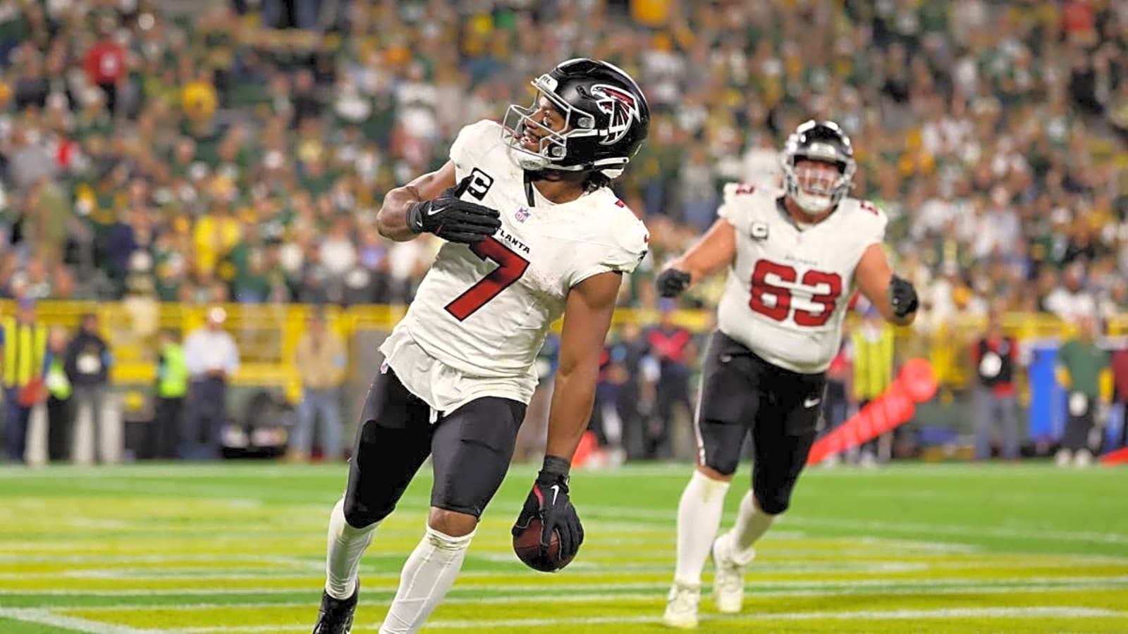 Atlanta Falcons RB Bijan Robinson Wins Nickelodeon’s NVP Award
