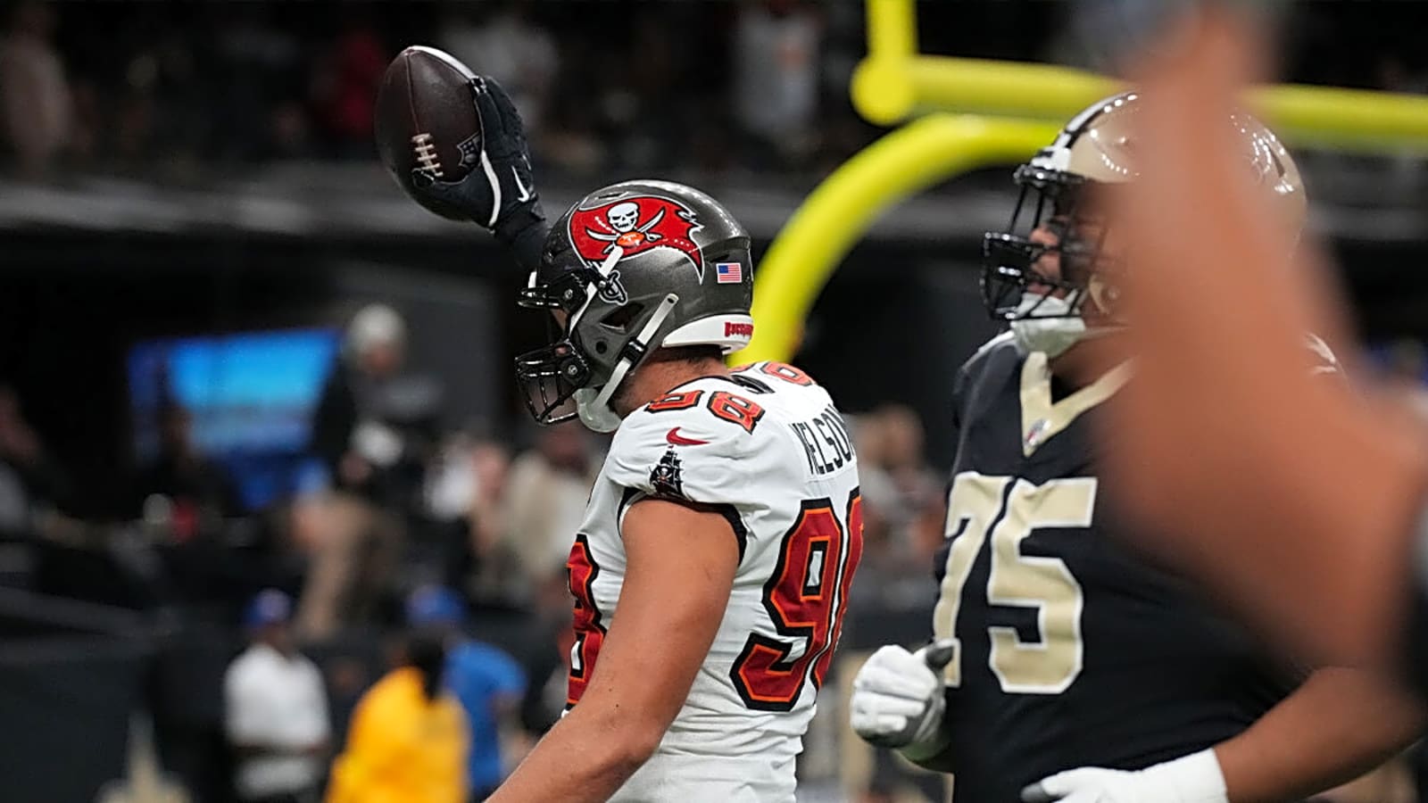 Buccaneers LB Anthony Nelson’s insane pick-6 completes feat not seen since 2023