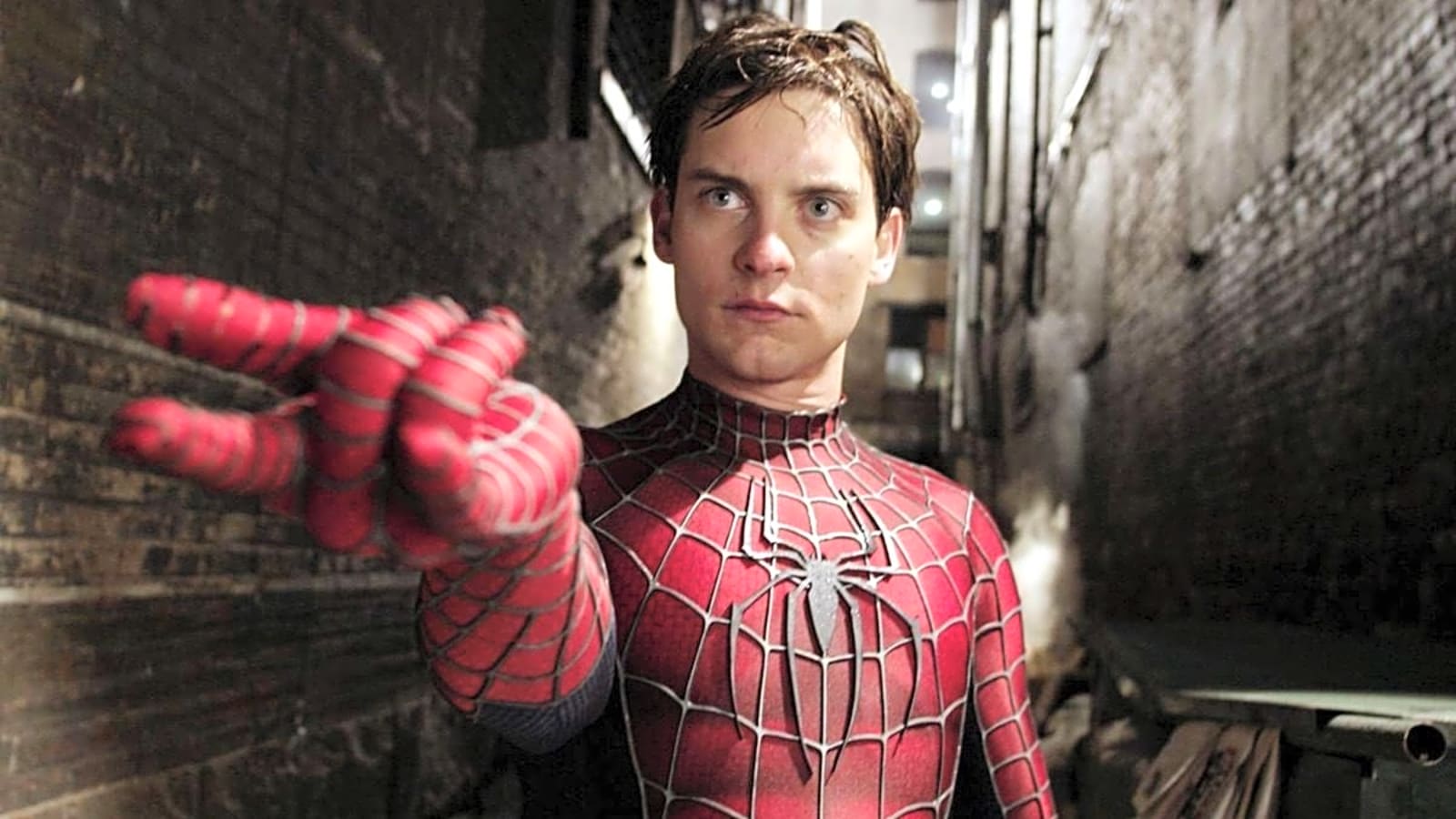 THE BATMAN Writer Wants to Bring Back Tobey Maguire For SPIDER-MAN 4