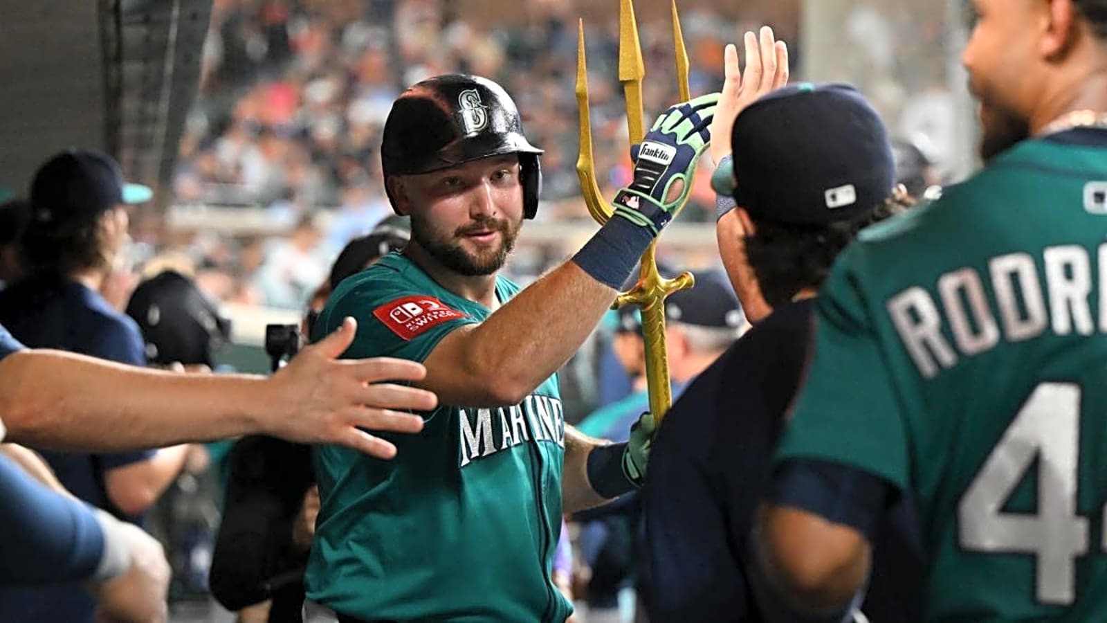 Mariners&#39; Cal Raleigh Breaks AL Home Run Record with Grand Slam