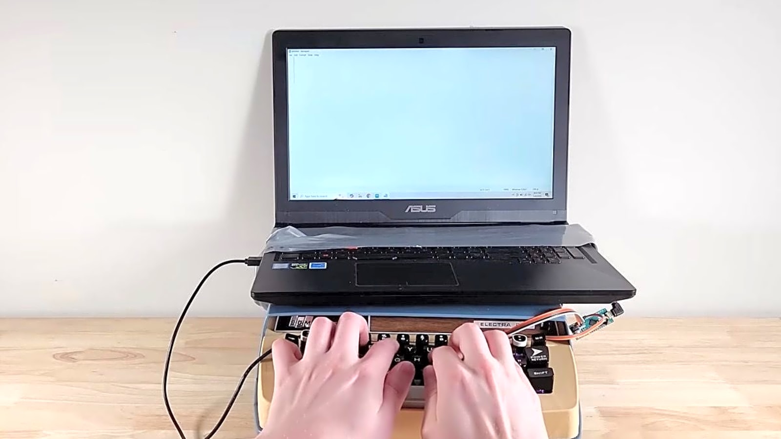 A YouTuber Turned a Typewriter Into a Gaming PC