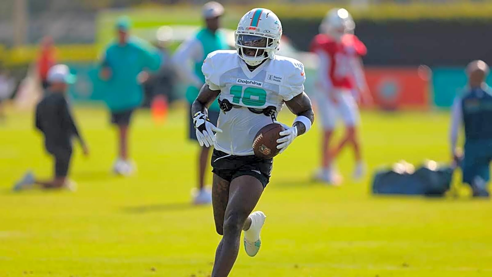 Dolphins rumors: Tyreek Hill dealing with ‘undisclosed injury’