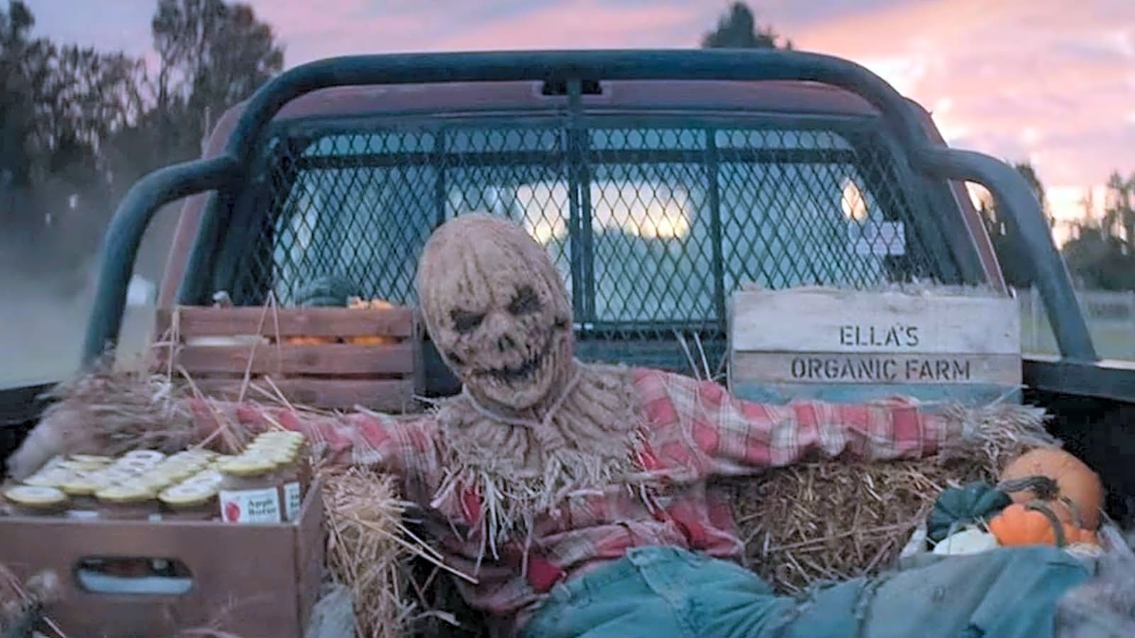 'Slayground' trailer: A haunted attraction massacre mystery