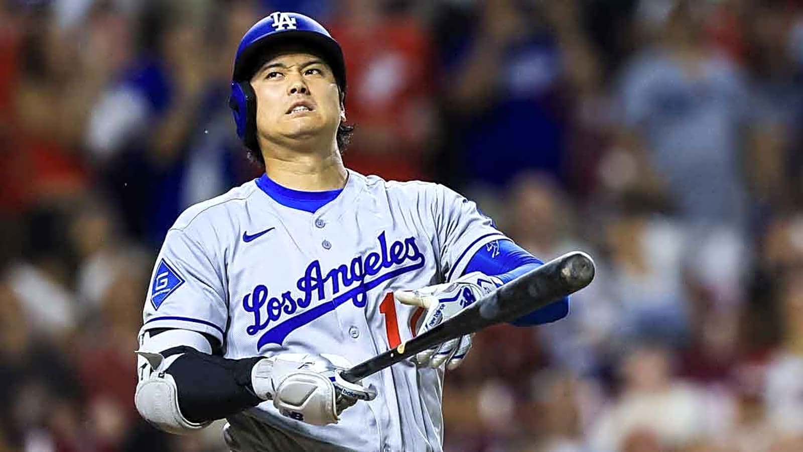 Dodgers’ Shohei Ohtani destroys bat on shocking hit