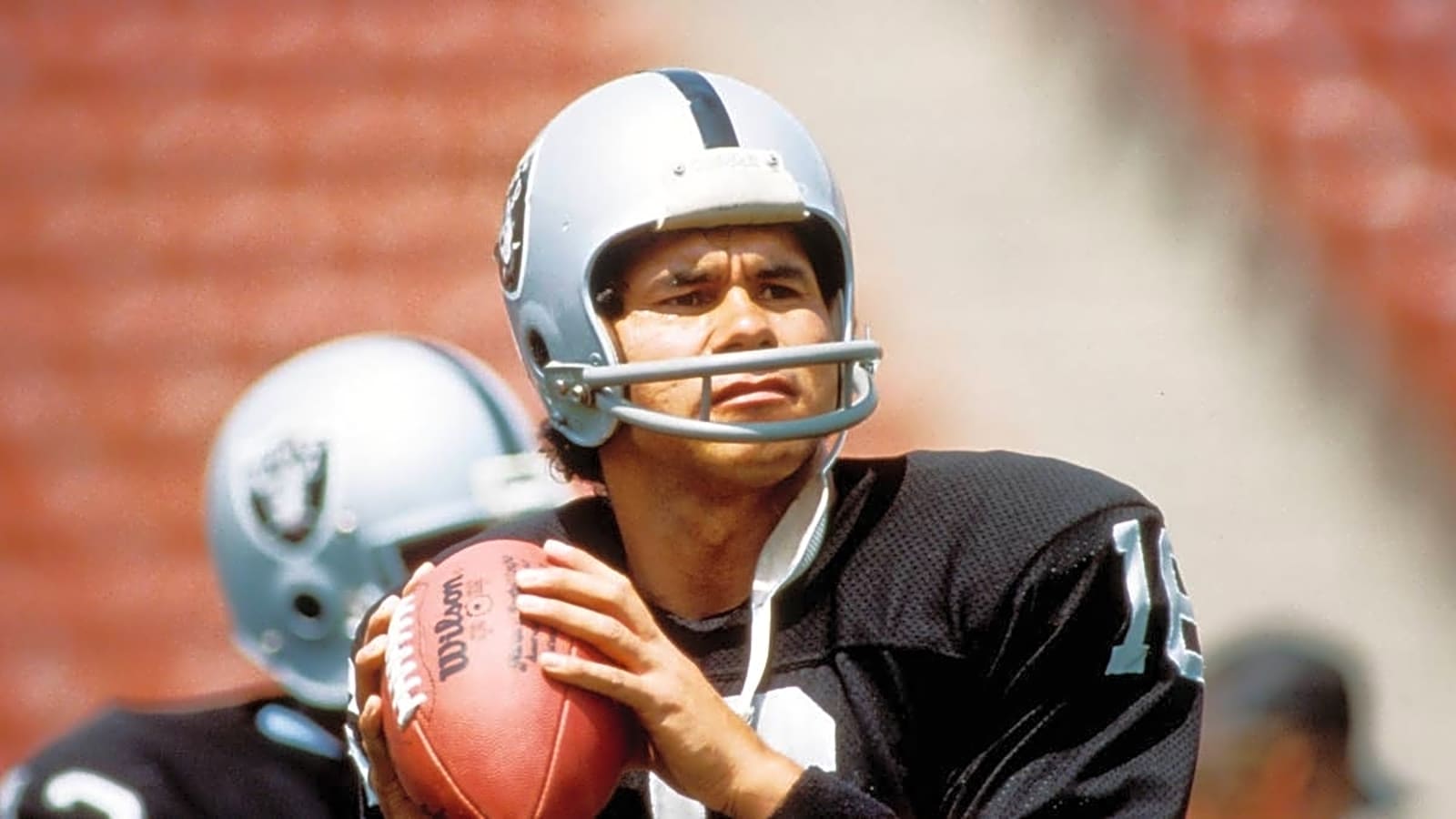 5 Best Quarterbacks in Raiders History