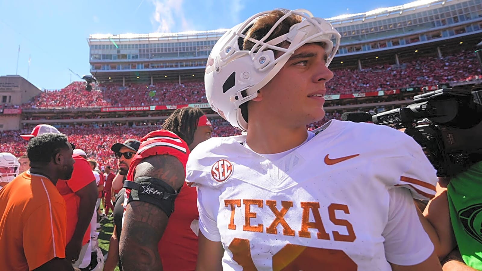 Texas football fans in shock after rough Arch Manning showing vs. Ohio State