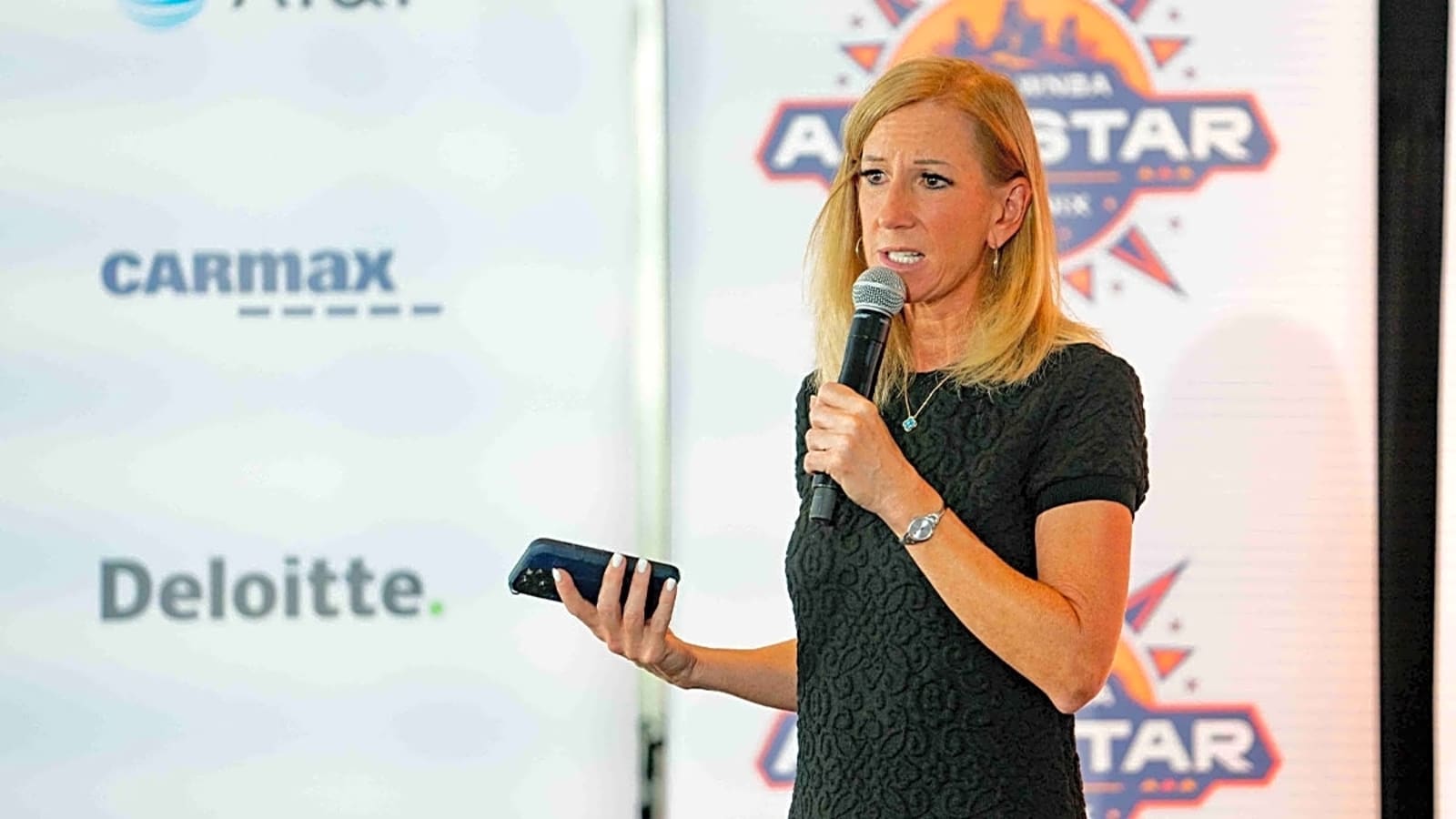 Cathy Engelbert booed during WNBA Finals trophy ceremony