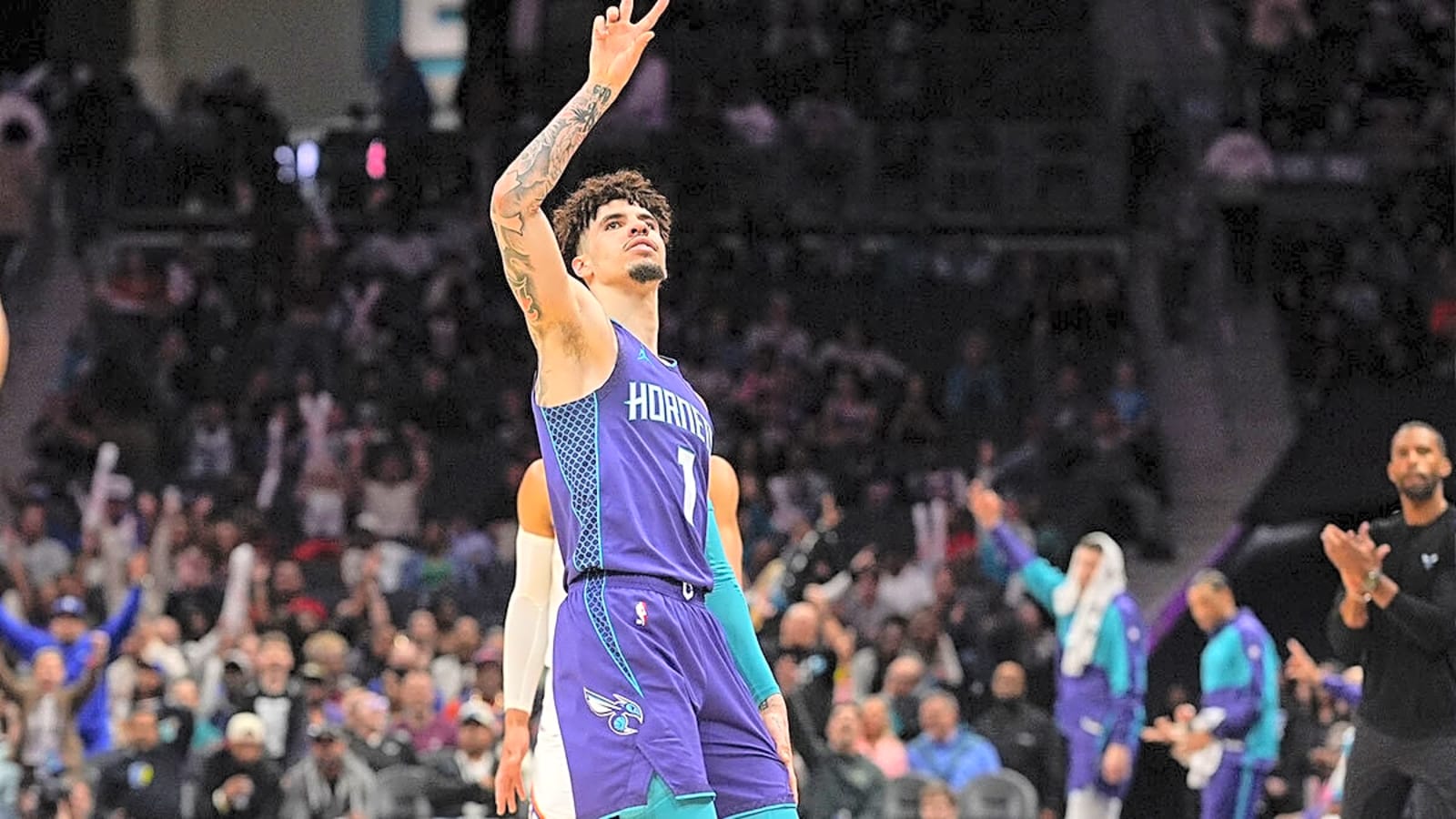 LaMelo Ball gets major advice from Baron Davis