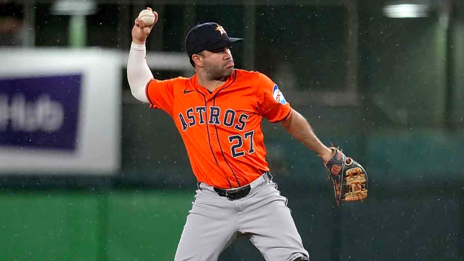 Astros’ Jose Altuve sheds more light on lingering foot injury