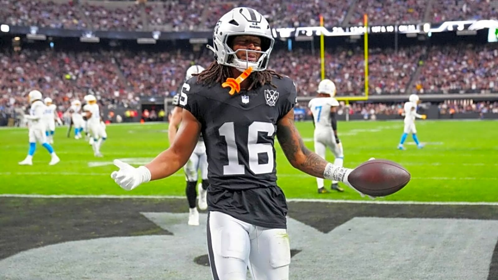 Raiders’ Jakobi Meyers Maintains Trade Request but Vows to Stay Professional