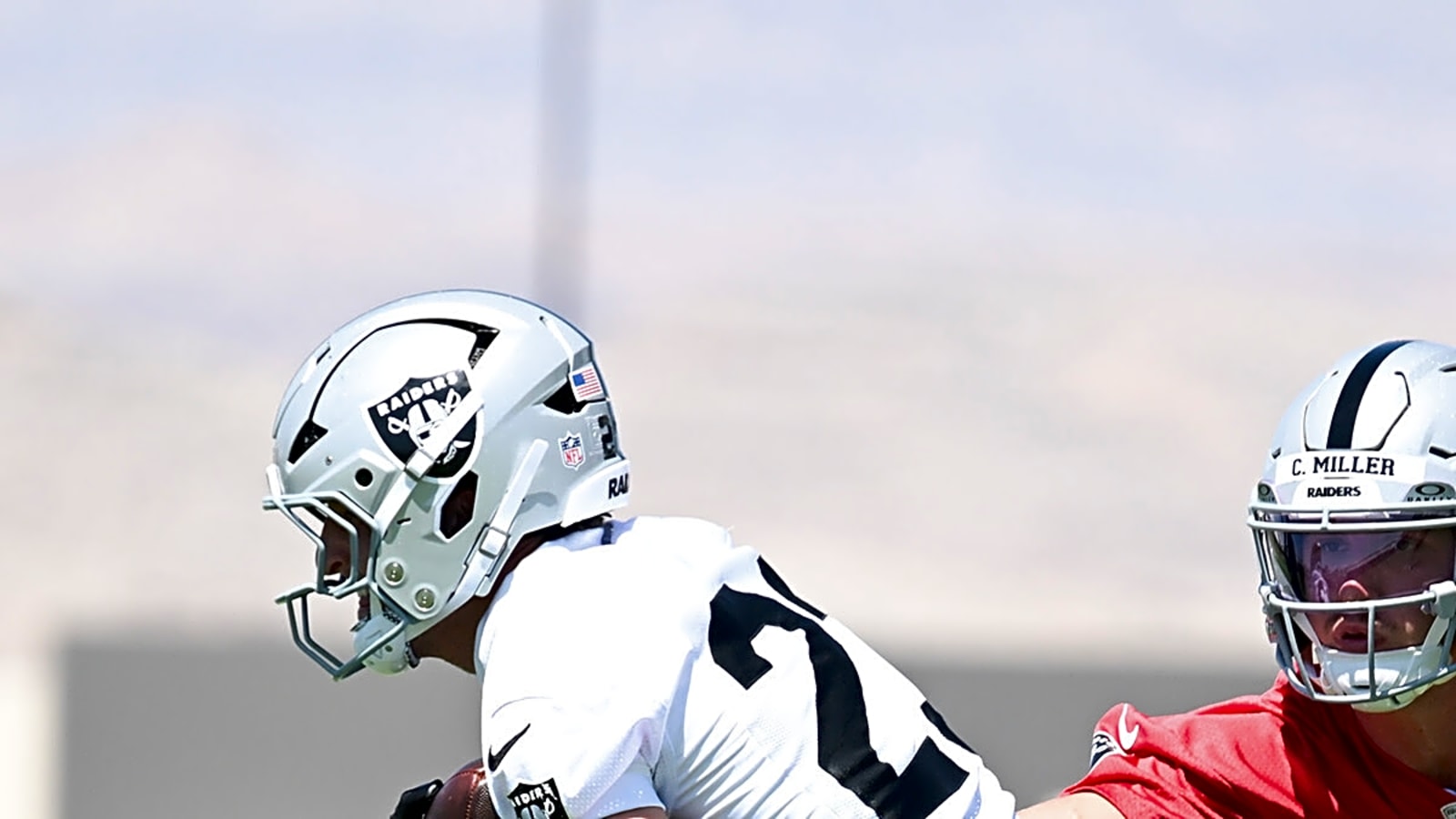 Raiders Predicted to Cut Ties With Fan Favorite RB Before Season