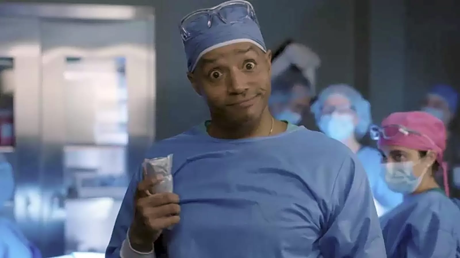 'Scrubs' trailer has dumb interns and preemie warmer nachos