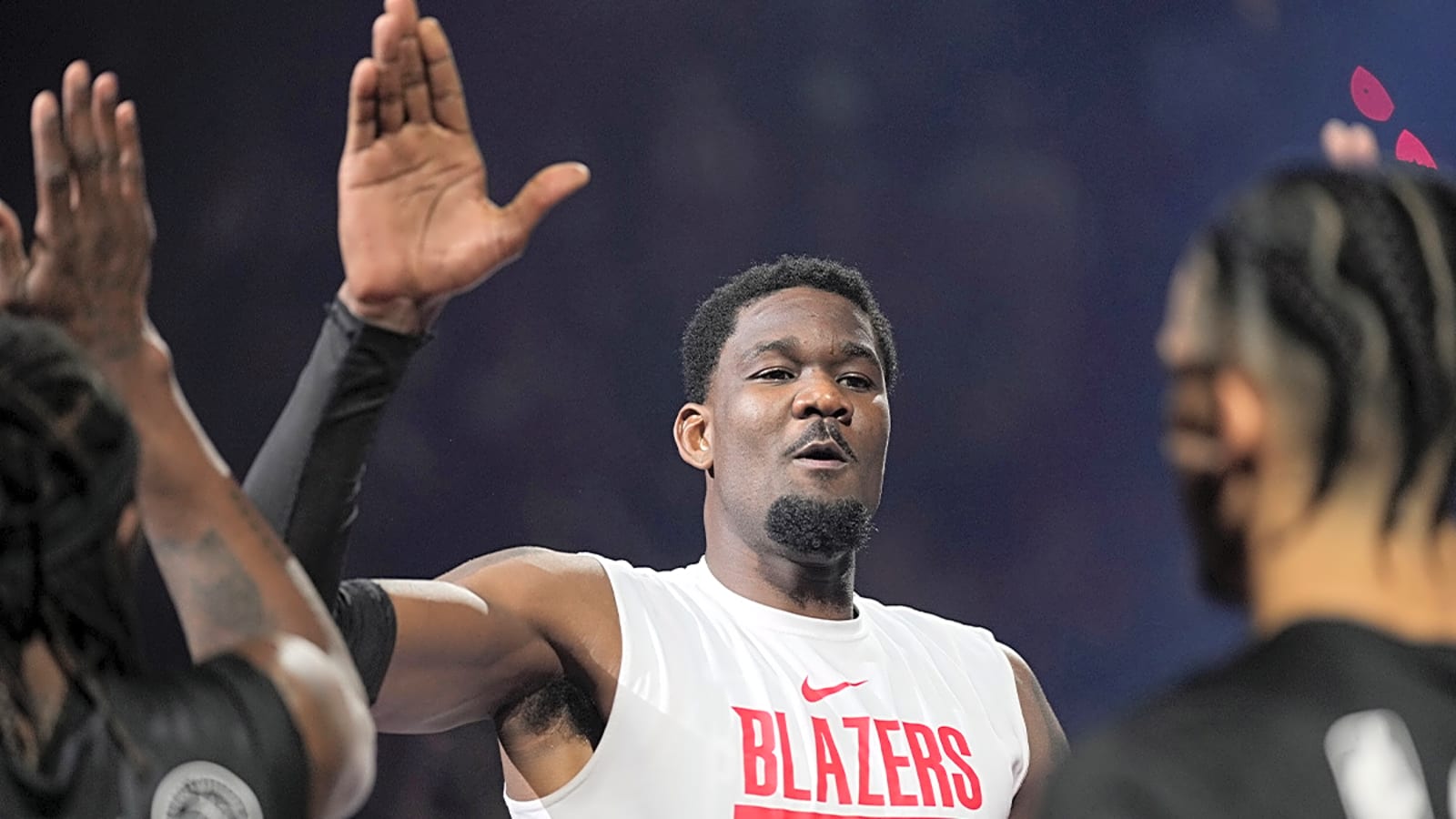 Kendrick Perkins sends warning to Deandre Ayton after Lakers signing