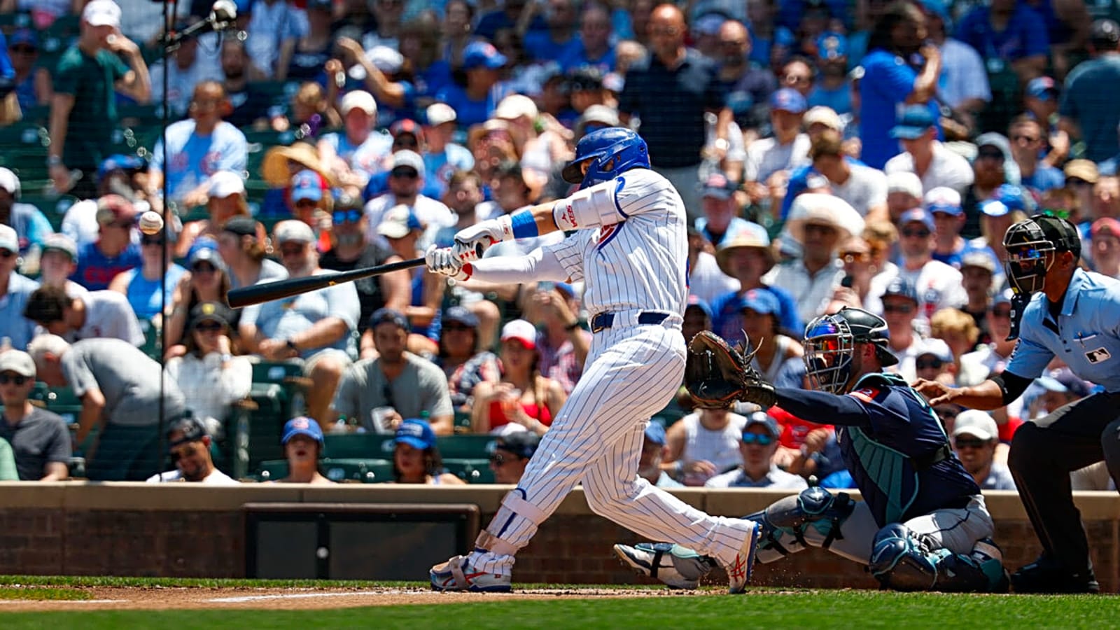 Cubs, Mariners make Wrigley Field history with slugfest