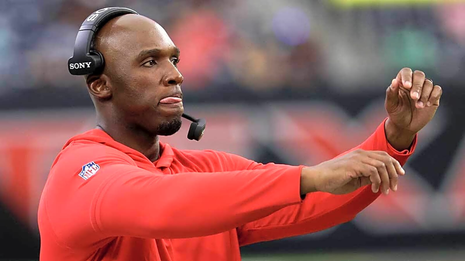 Texans sign ex-Colts wide receiver after John Metchie trade