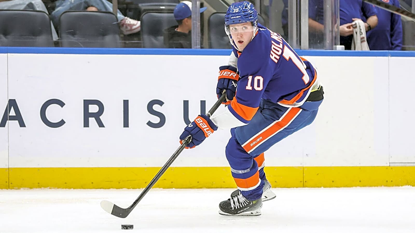 Islanders keep 20-goal winger on $7.25M deal