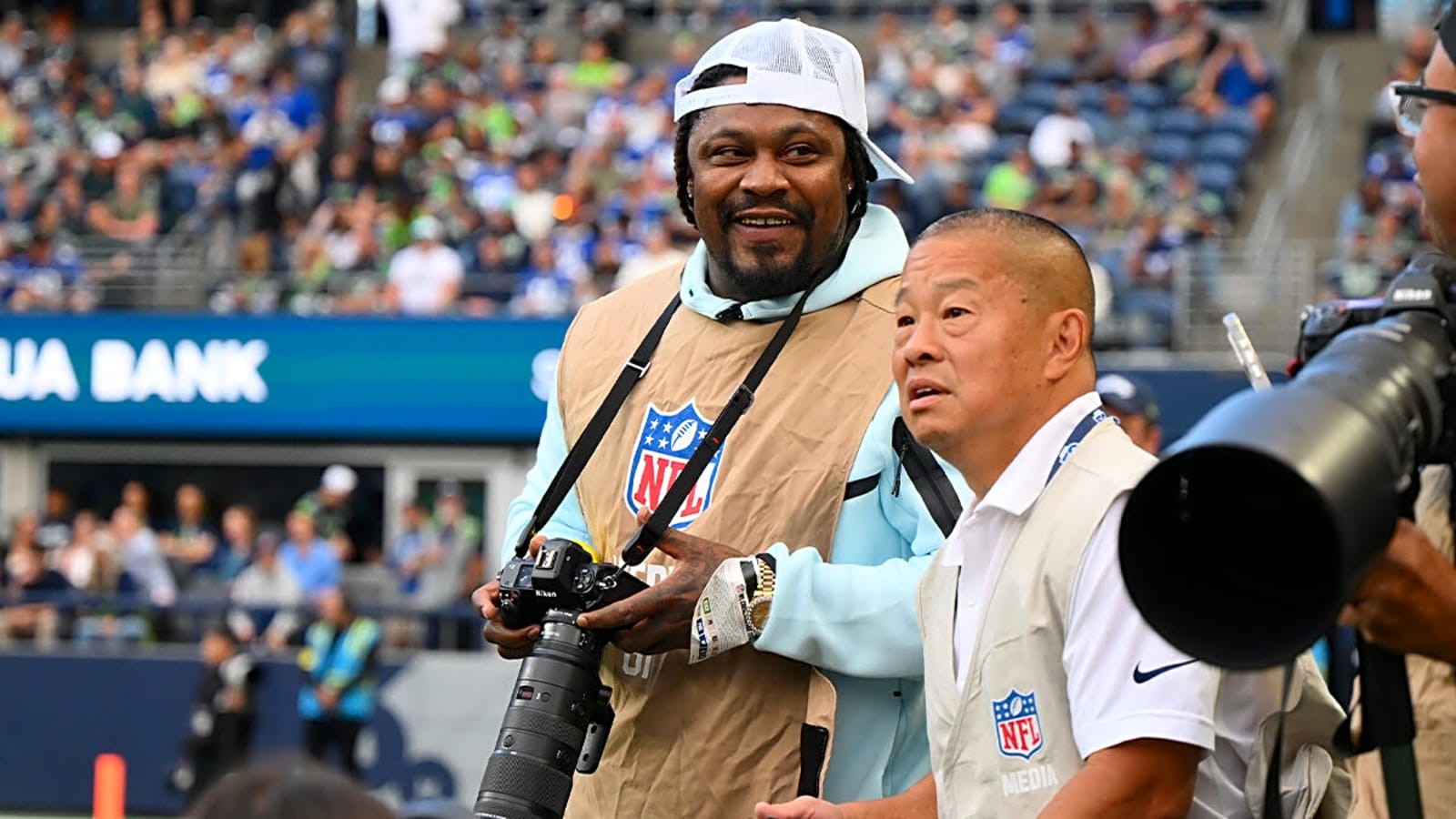 Marshawn Lynch caught advising Chargers’ Omarion Hampton, Najee Harris vs. Chiefs