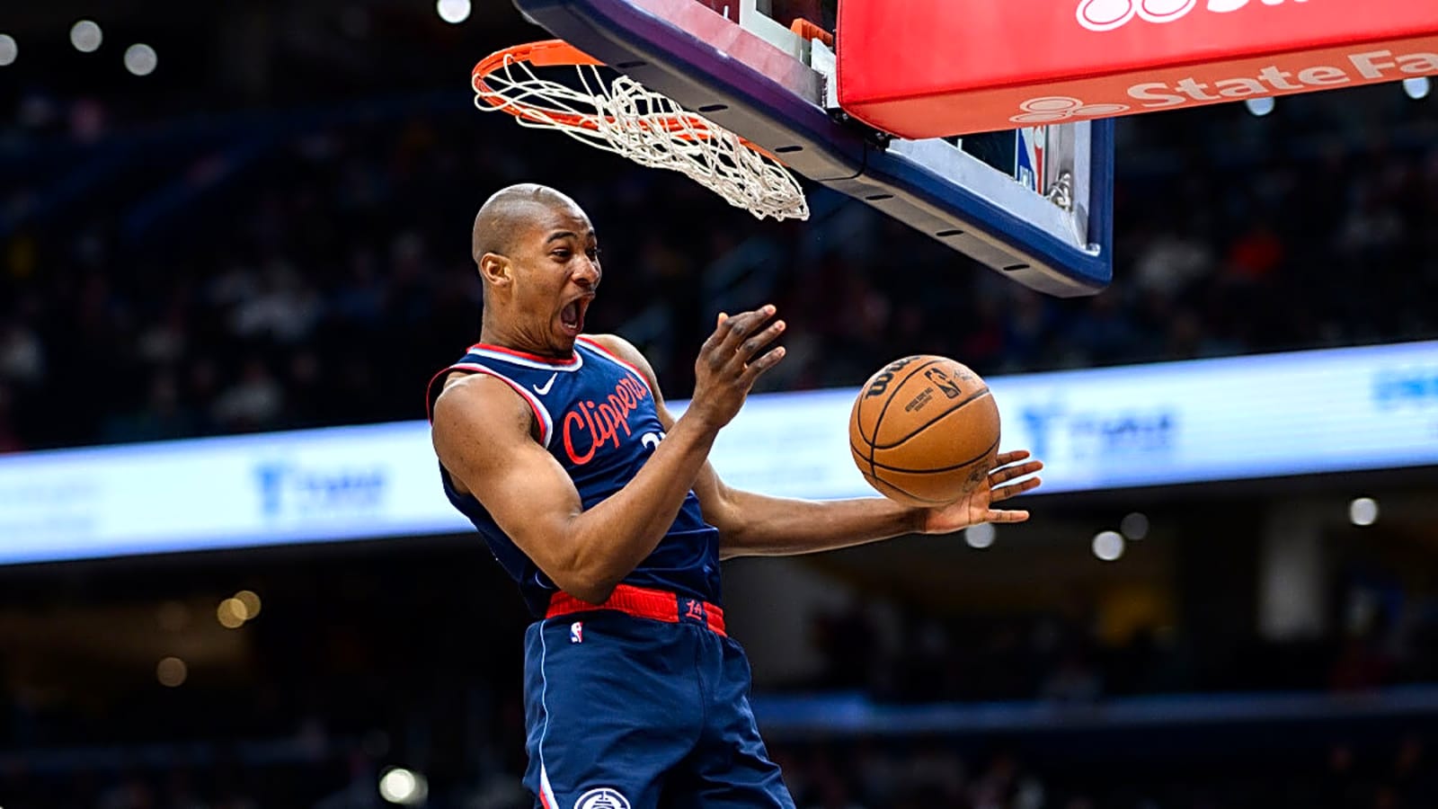 Heat works out ex-Hornets, Clippers center
