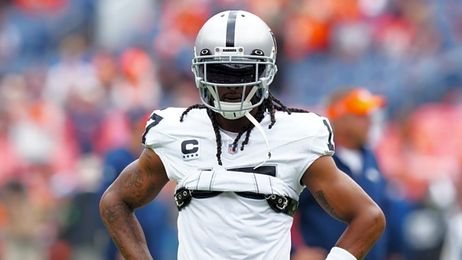 Davante Adams Doesn’t Trust Travis Hunter to Play Both Offense and Defense in the NFL