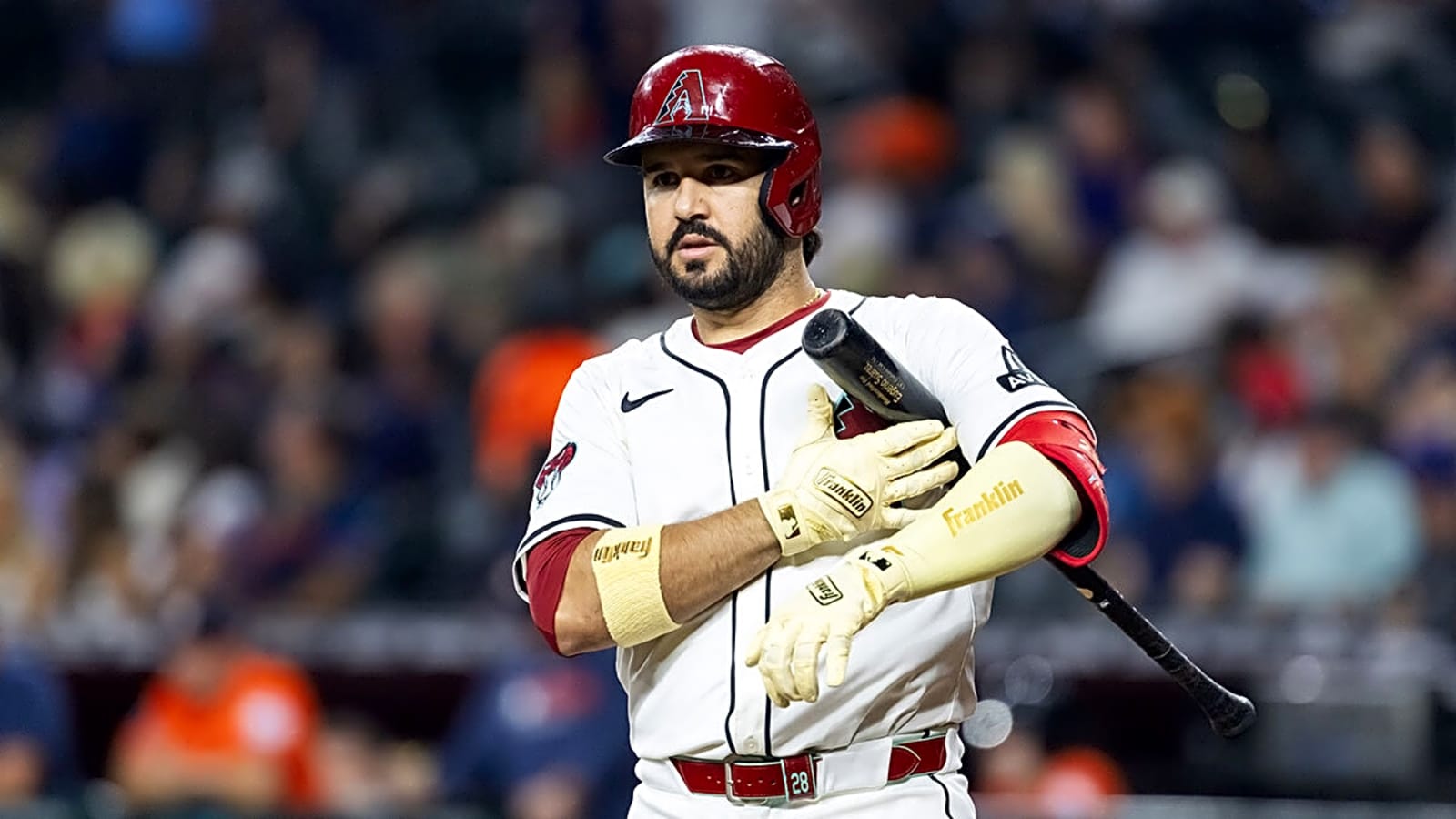  Insider pitches Reds’ Eugenio Suarez reunion trade offer