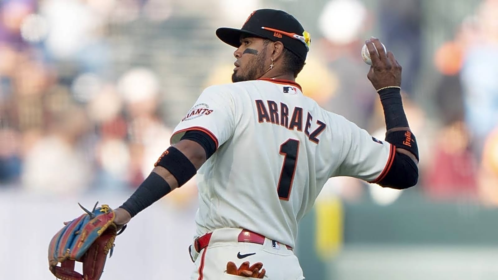 Should the Giants Extend Luis Arraez?