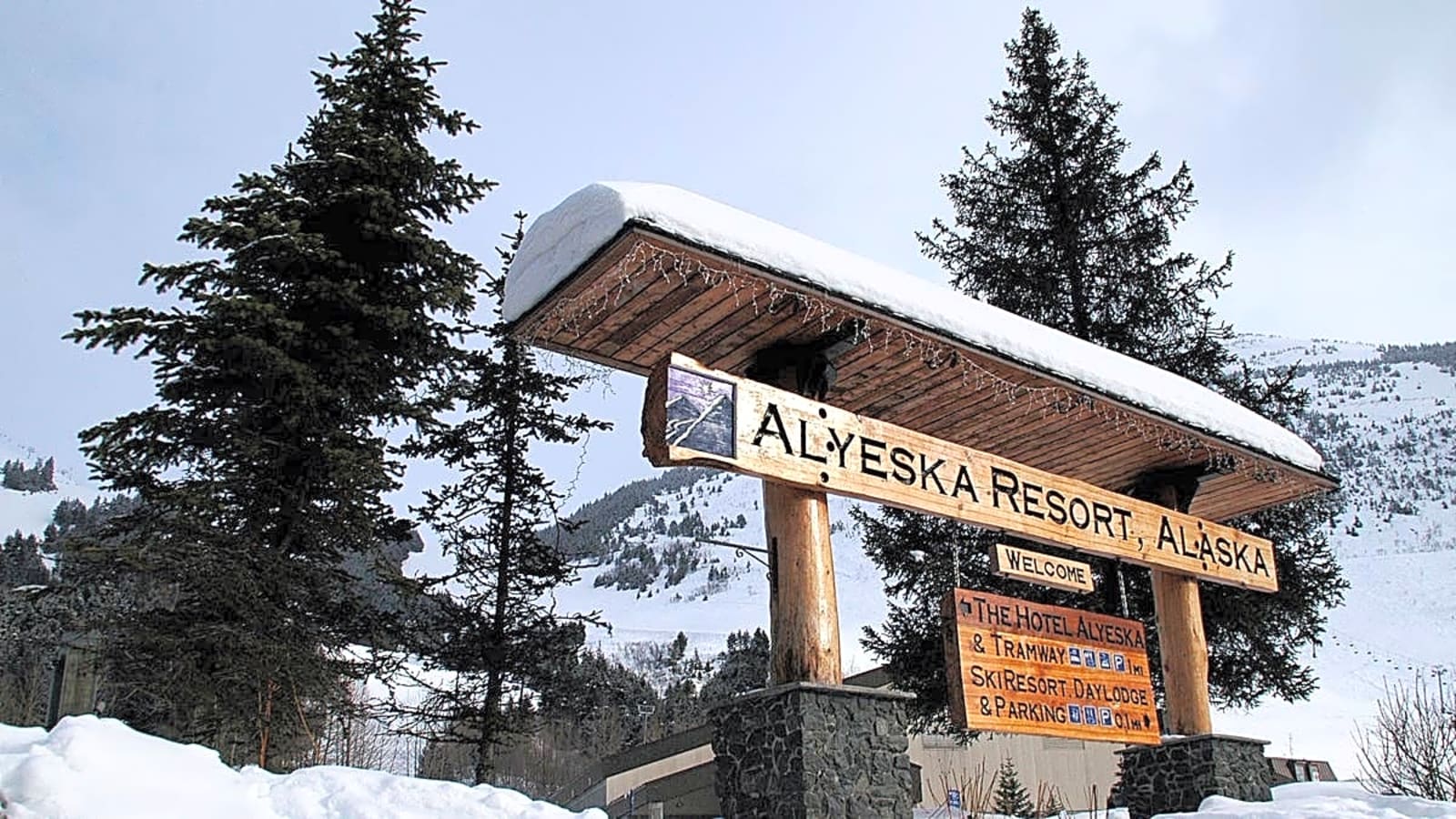 Skier Hospitalized After Crash at Alaskan Pond Skim Event