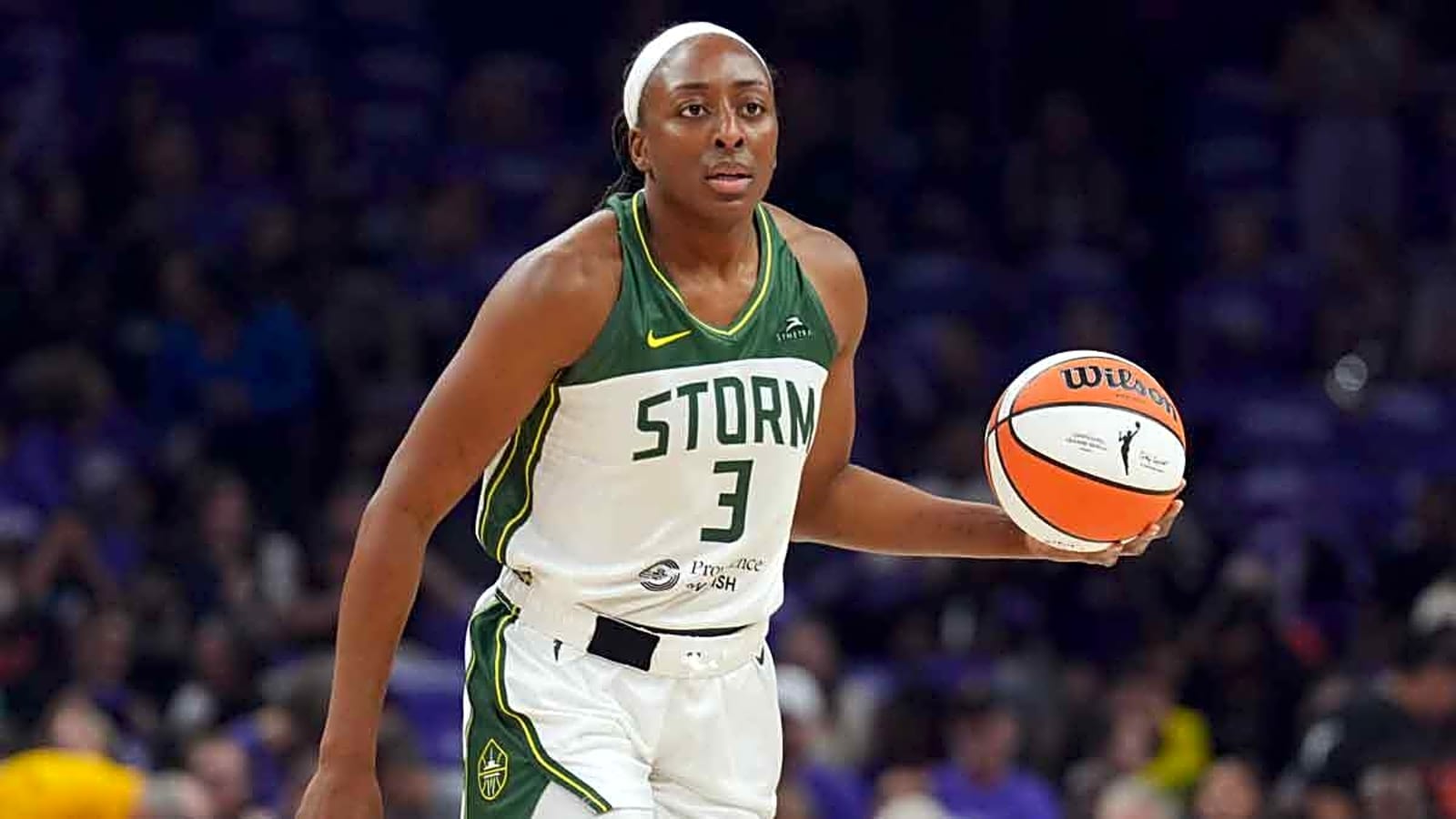 Nneka Ogwumike wins Kim Perrot Sportsmanship Award for 4th time