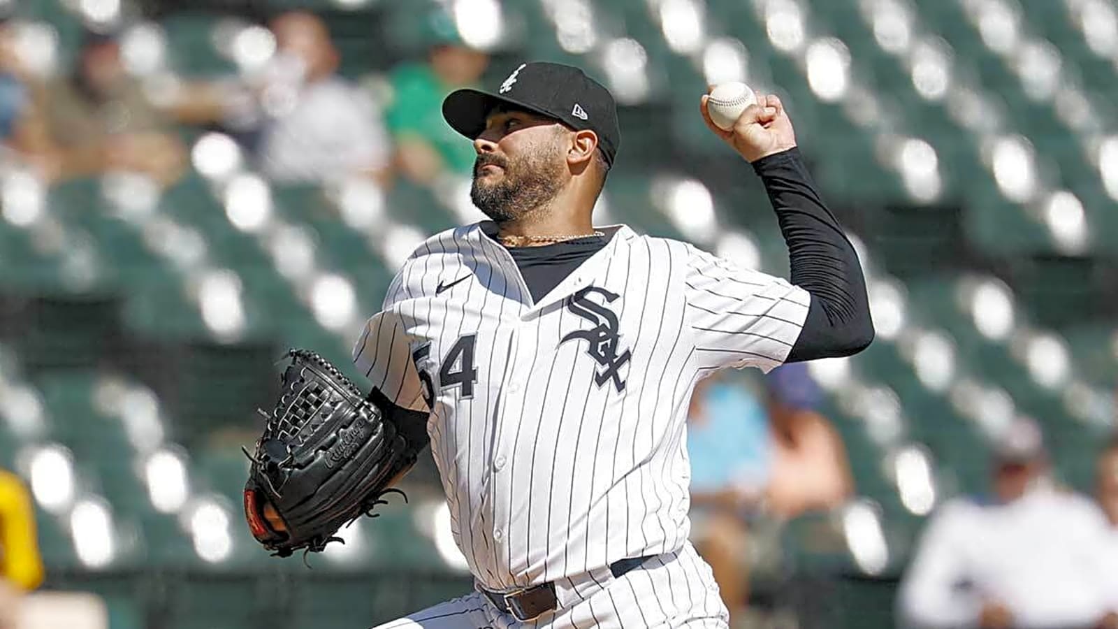 Martin Perez leaves White Sox game with potential injury
