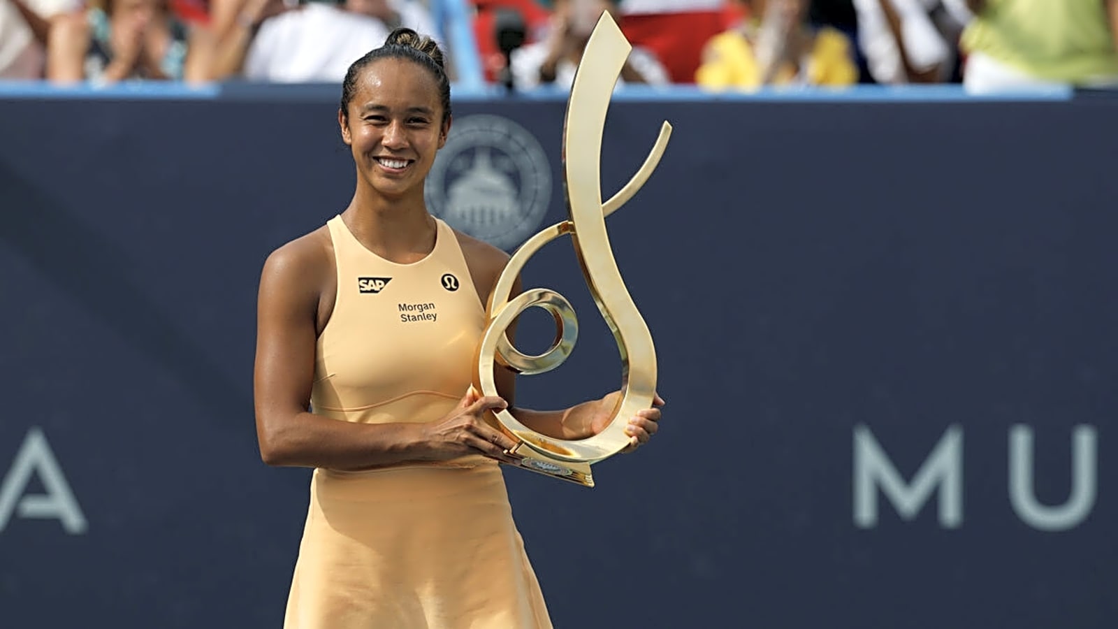 Leylah Fernandez dominates DC Open final vs. Anna Kalinskaya