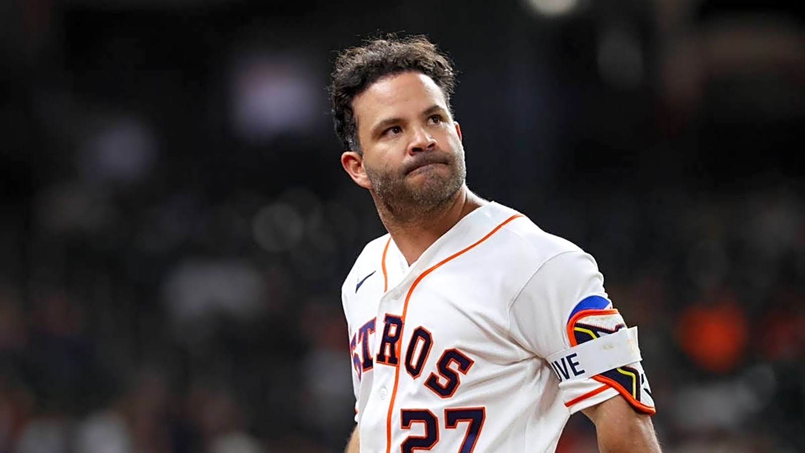 Astros' Jose Altuve Leaves Game With Undisclosed Injury
