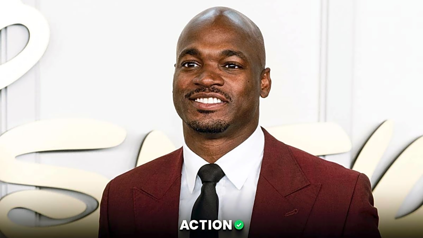Charges Not Expected in Adrian Peterson Poker Fight